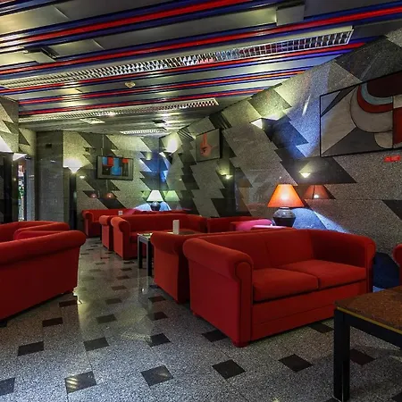 ナシオナル ホテル 3*